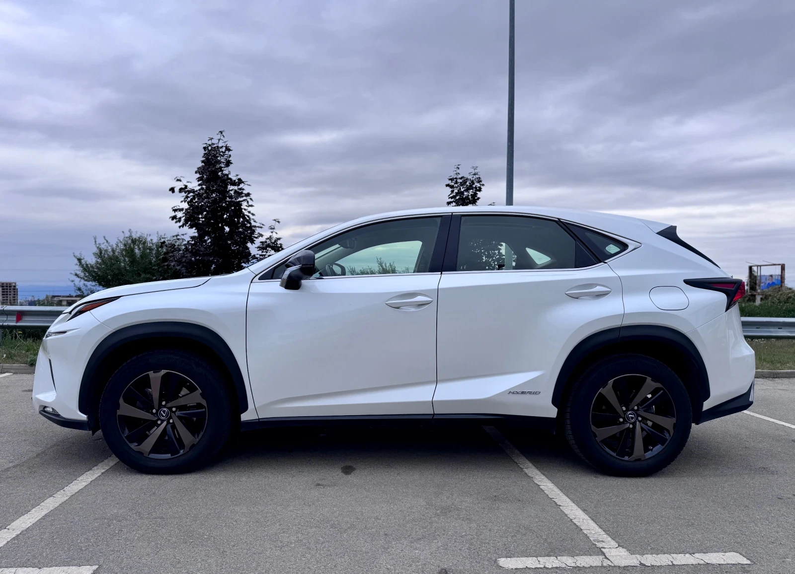 Lexus NX 300h  - изображение 3