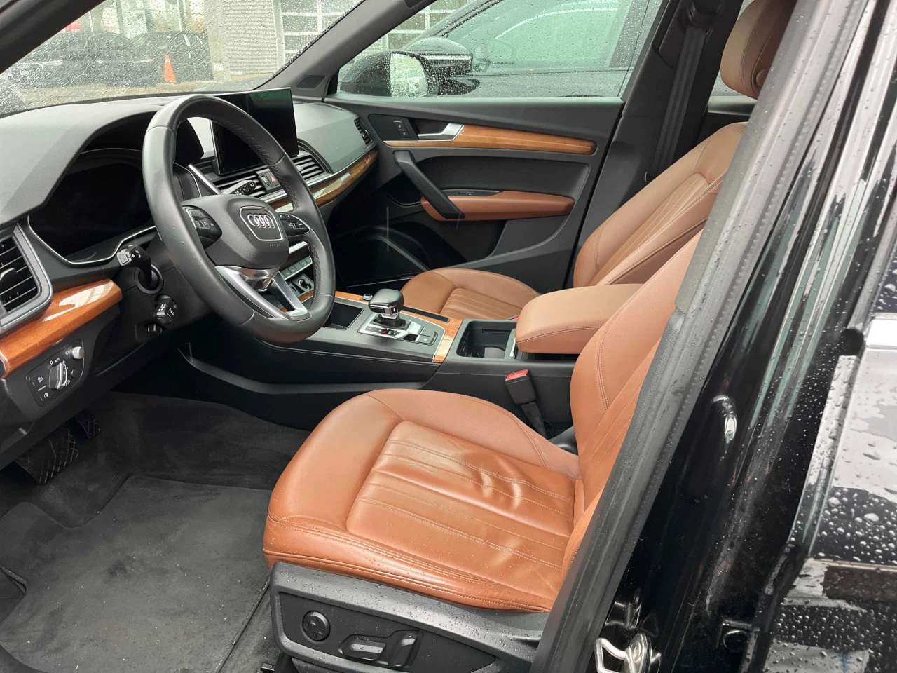 Audi Q5 * АВТО КРЕДИТ* ЦЕНА ДО БГ * СЕРВИЗНА ИСТОРИЯ *  - изображение 6