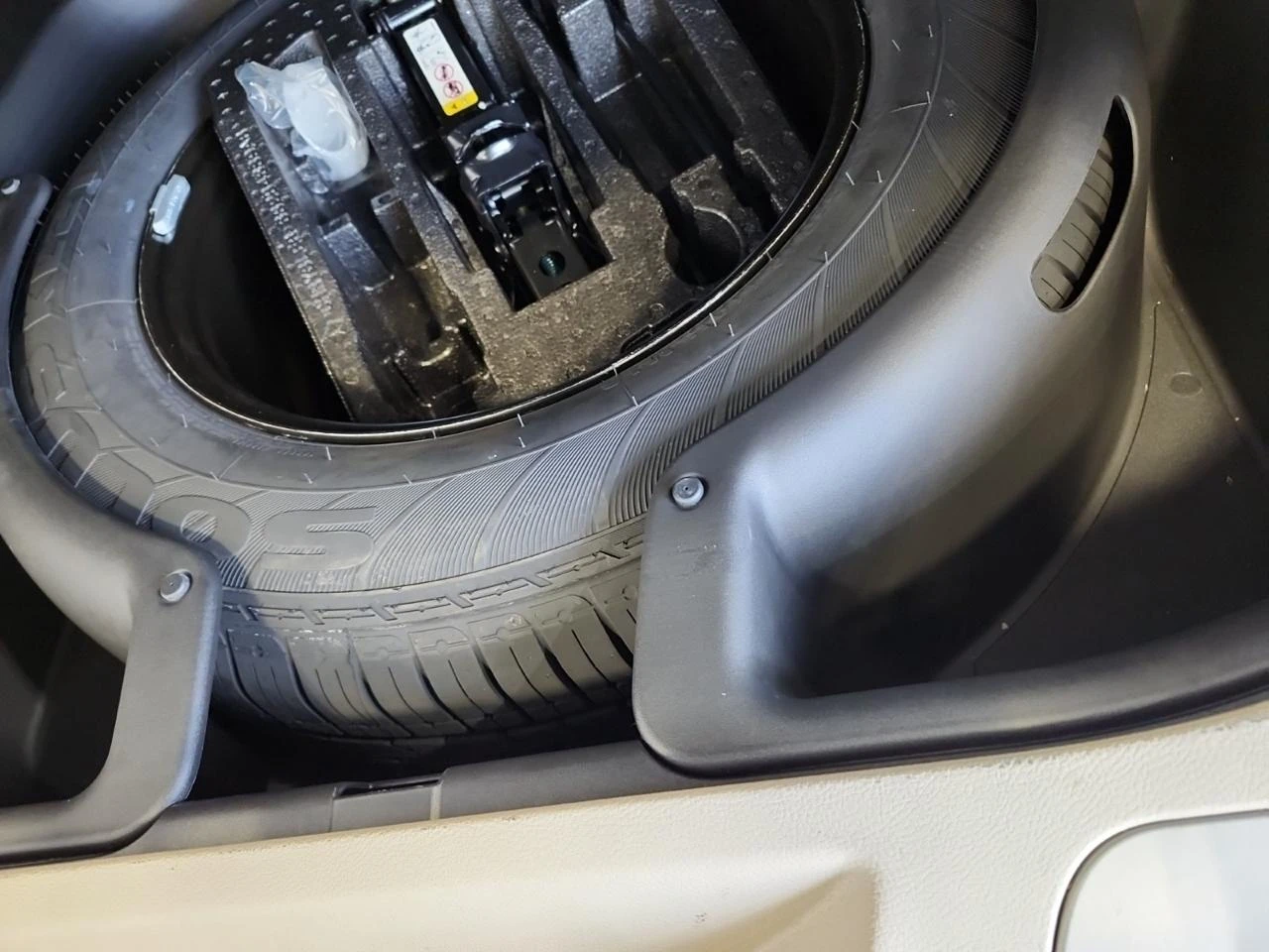 Jeep Grand cherokee Limited* Обдух* Пано* Carplay* 3.6* Alpine музика, снимка 14 - Автомобили и джипове - 53983762