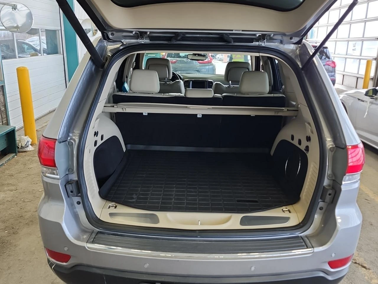 Jeep Grand cherokee Limited* Обдух* Пано* Carplay* 3.6* Alpine музика, снимка 13 - Автомобили и джипове - 53983762