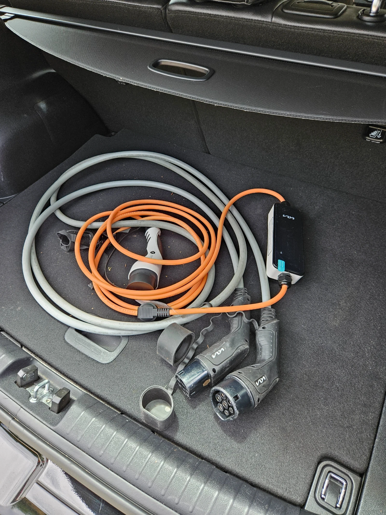 Kia Niro !!! 58 488 kм !!!  11.2021г / 64 kwh /204 кс / НОВ, снимка 13 - Автомобили и джипове - 54894376
