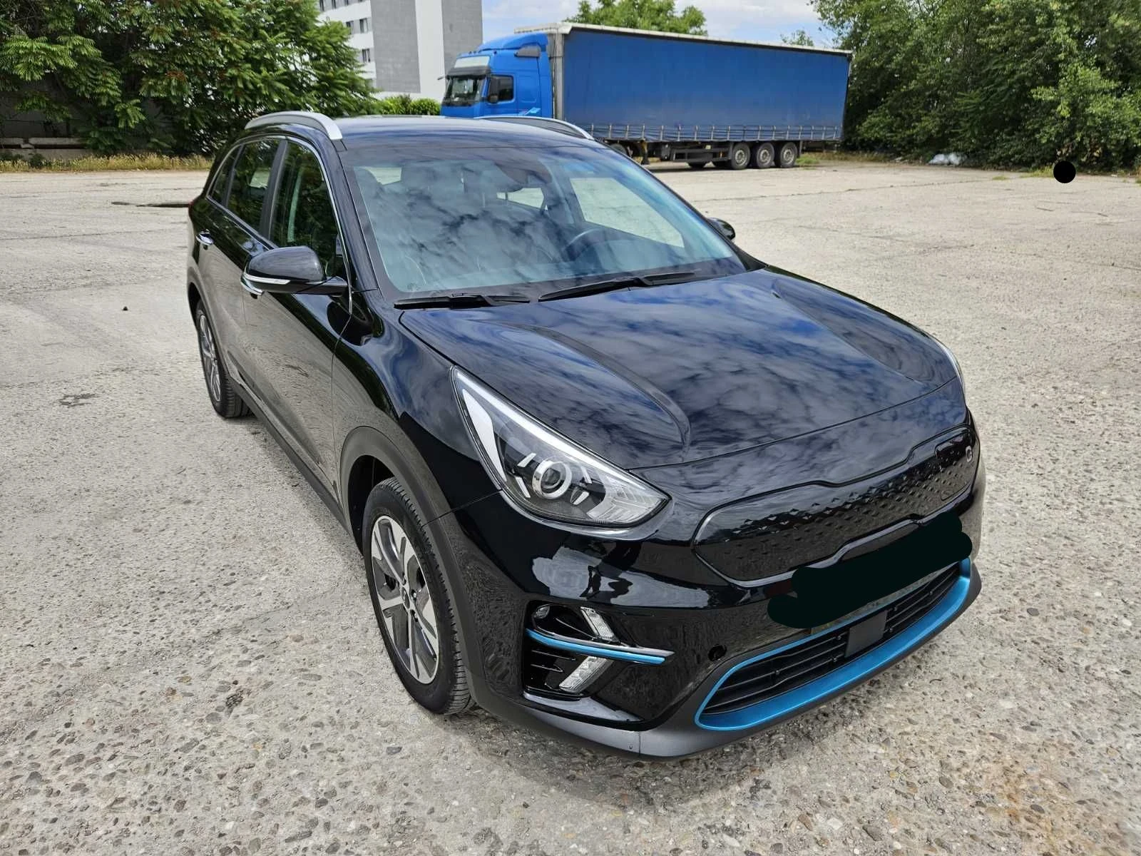 Kia Niro !!! 58 488 kм !!!  11.2021г / 64 kwh /204 кс / НОВ, снимка 4 - Автомобили и джипове - 54894376