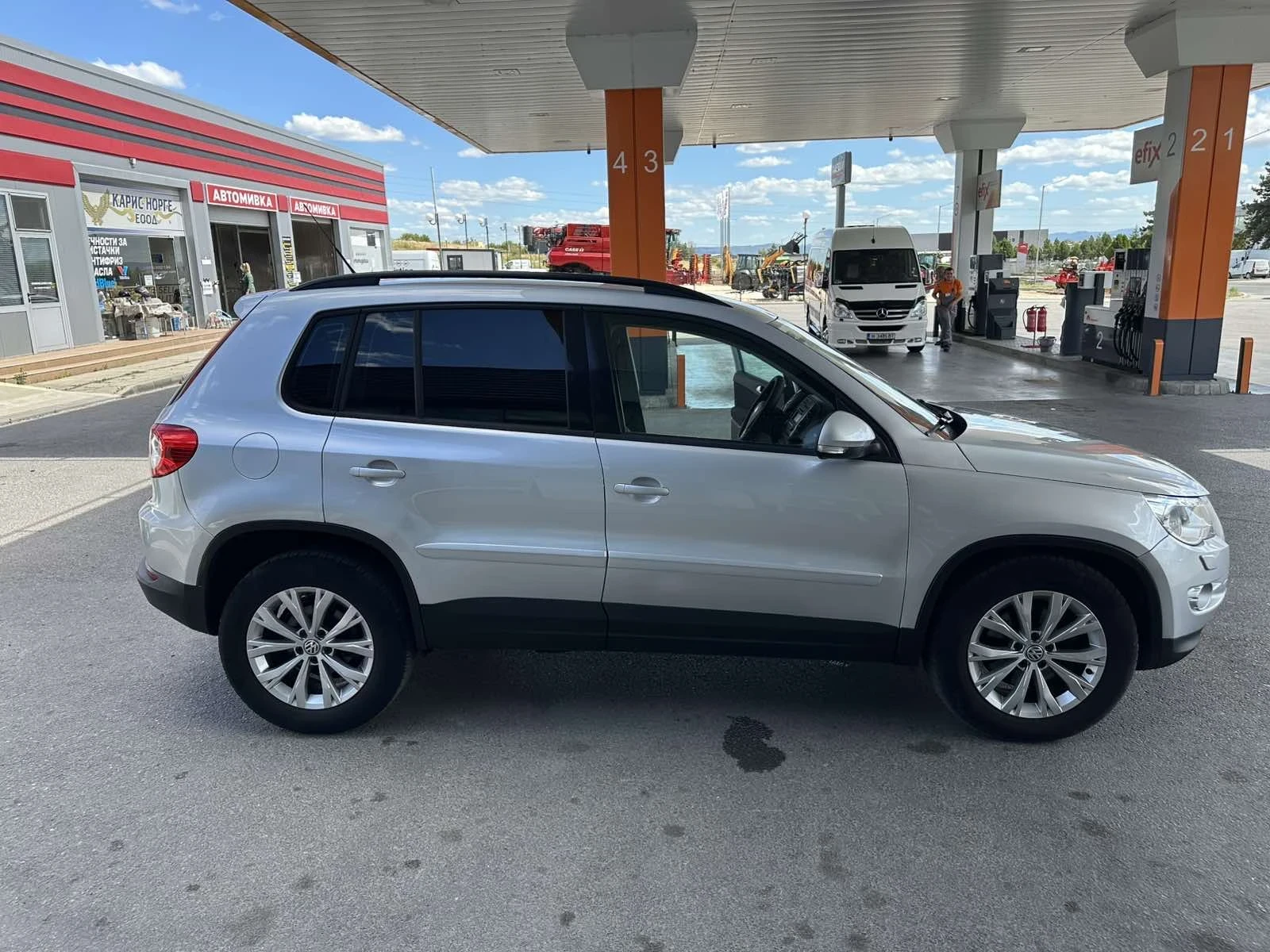 VW Tiguan 2000TDI, снимка 5 - Автомобили и джипове - 54972554