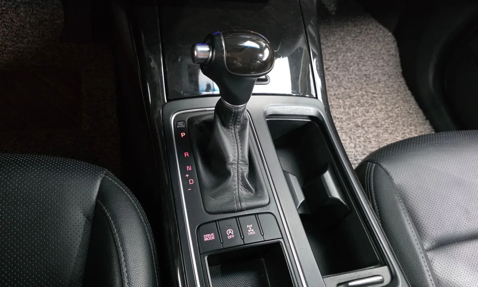 Kia Sorento 4x4\2.2 Diesel\Топ Оферта, снимка 9 - Автомобили и джипове - 55584654