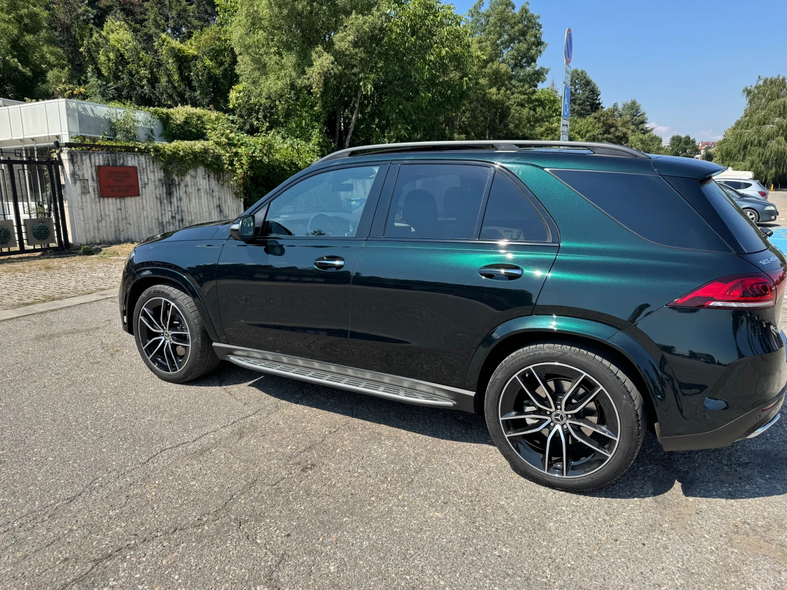 Mercedes-Benz GLE 400 d AMG Panorama 360 Burmester HeadUp Гаранция, снимка 7 - Автомобили и джипове - 55667703