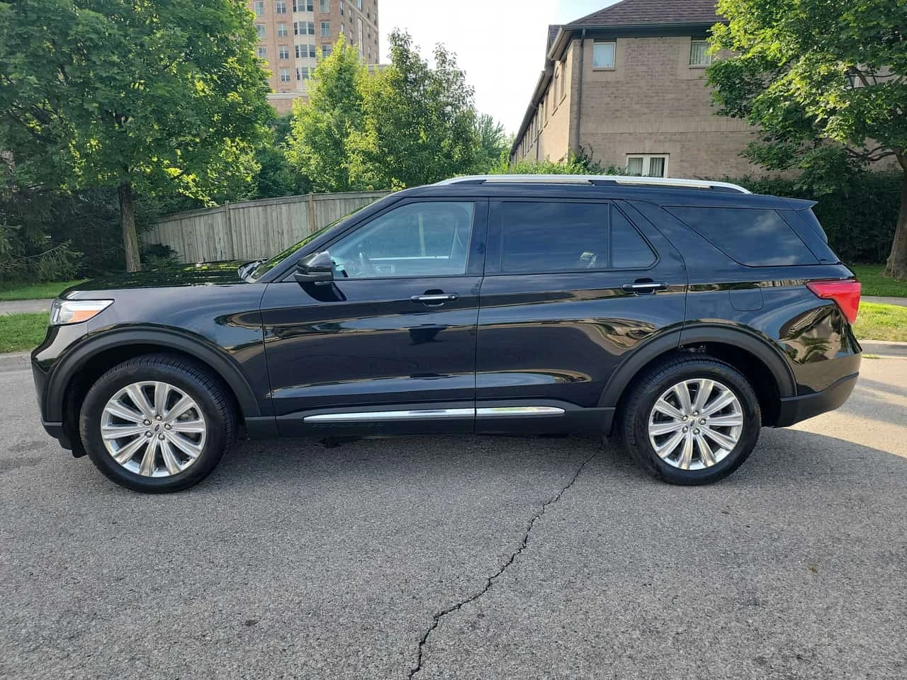 Ford Explorer * Limited * CARFAX * ОПЦИЯ ЗА ФИНАНСИРАНЕ * , снимка 2 - Автомобили и джипове - 56223971