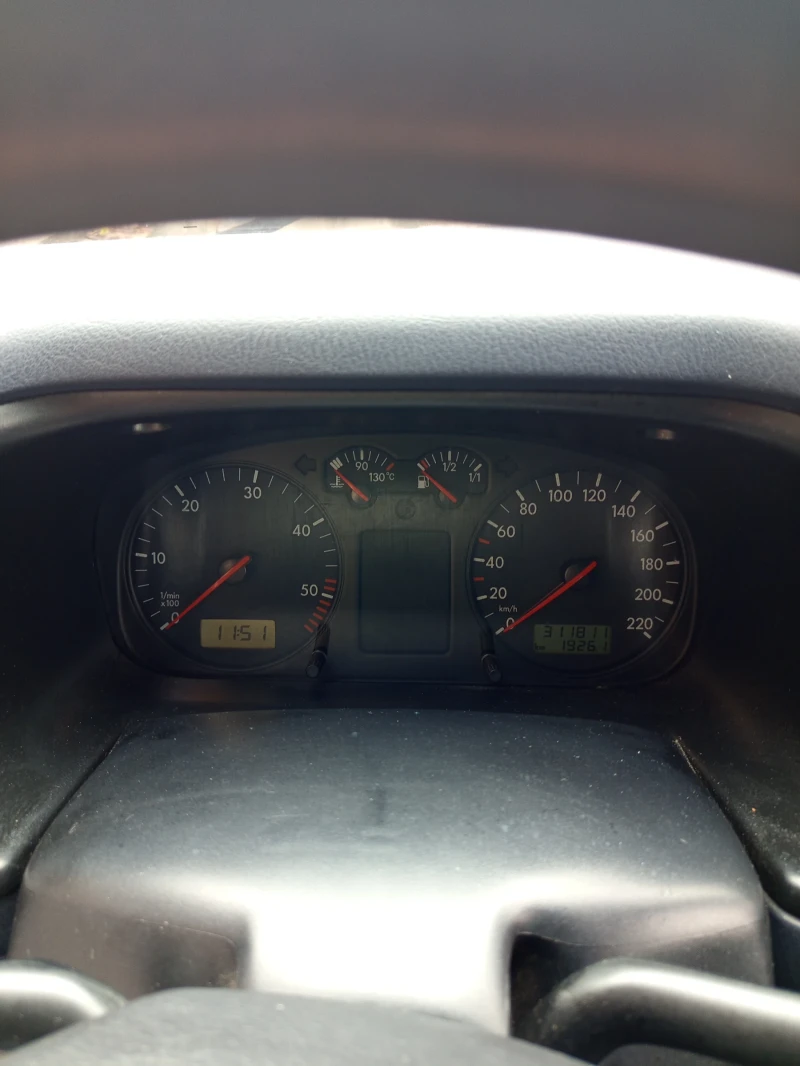 VW Caravelle, снимка 14 - Бусове и автобуси - 52591679