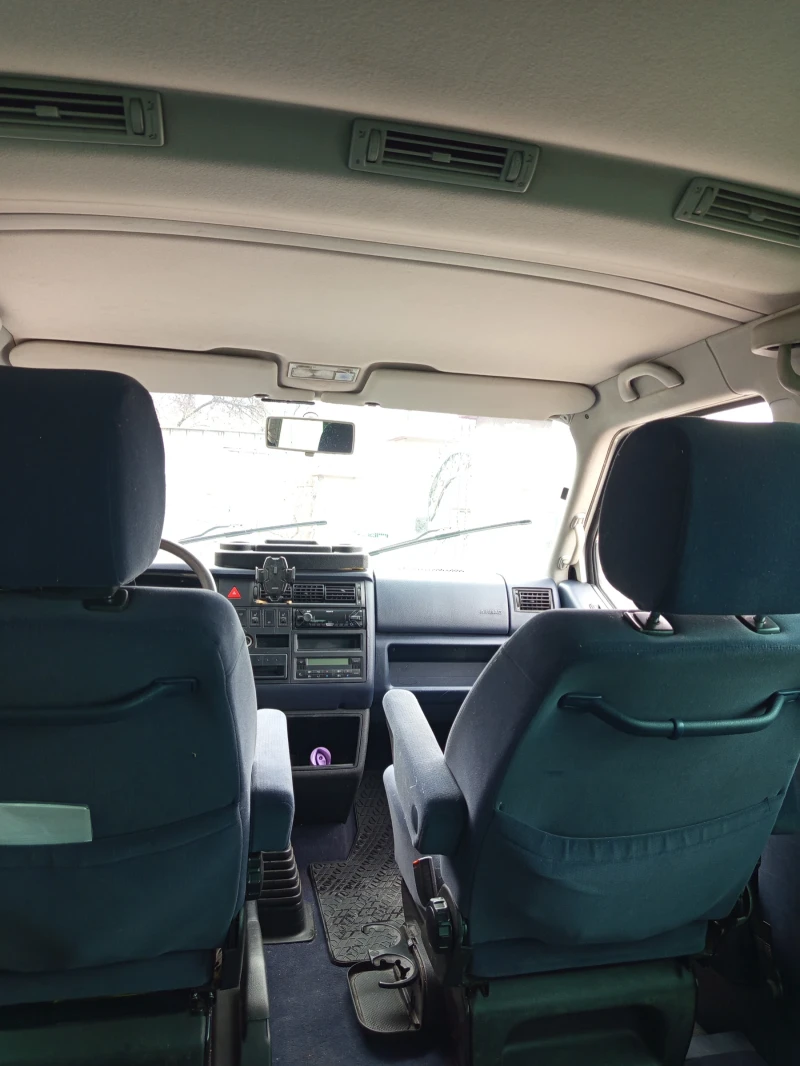 VW Caravelle, снимка 9 - Бусове и автобуси - 52591679