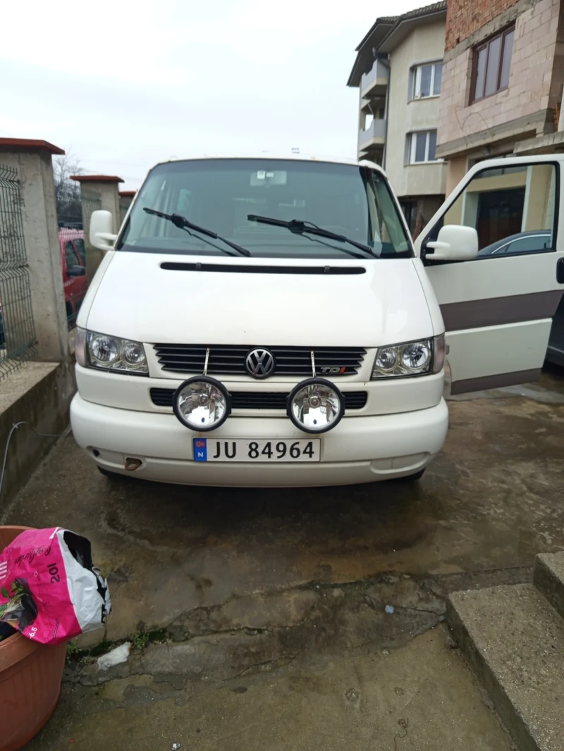 VW Caravelle, снимка 4 - Бусове и автобуси - 52591679