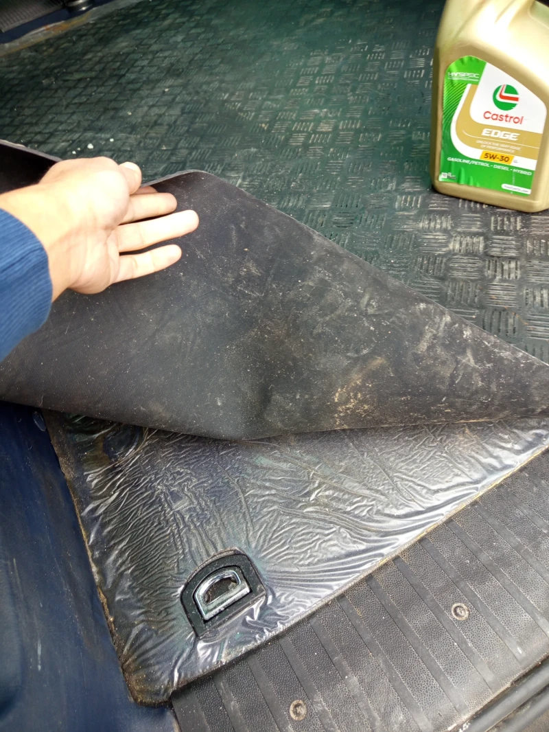 VW Caravelle, снимка 6 - Бусове и автобуси - 52591679