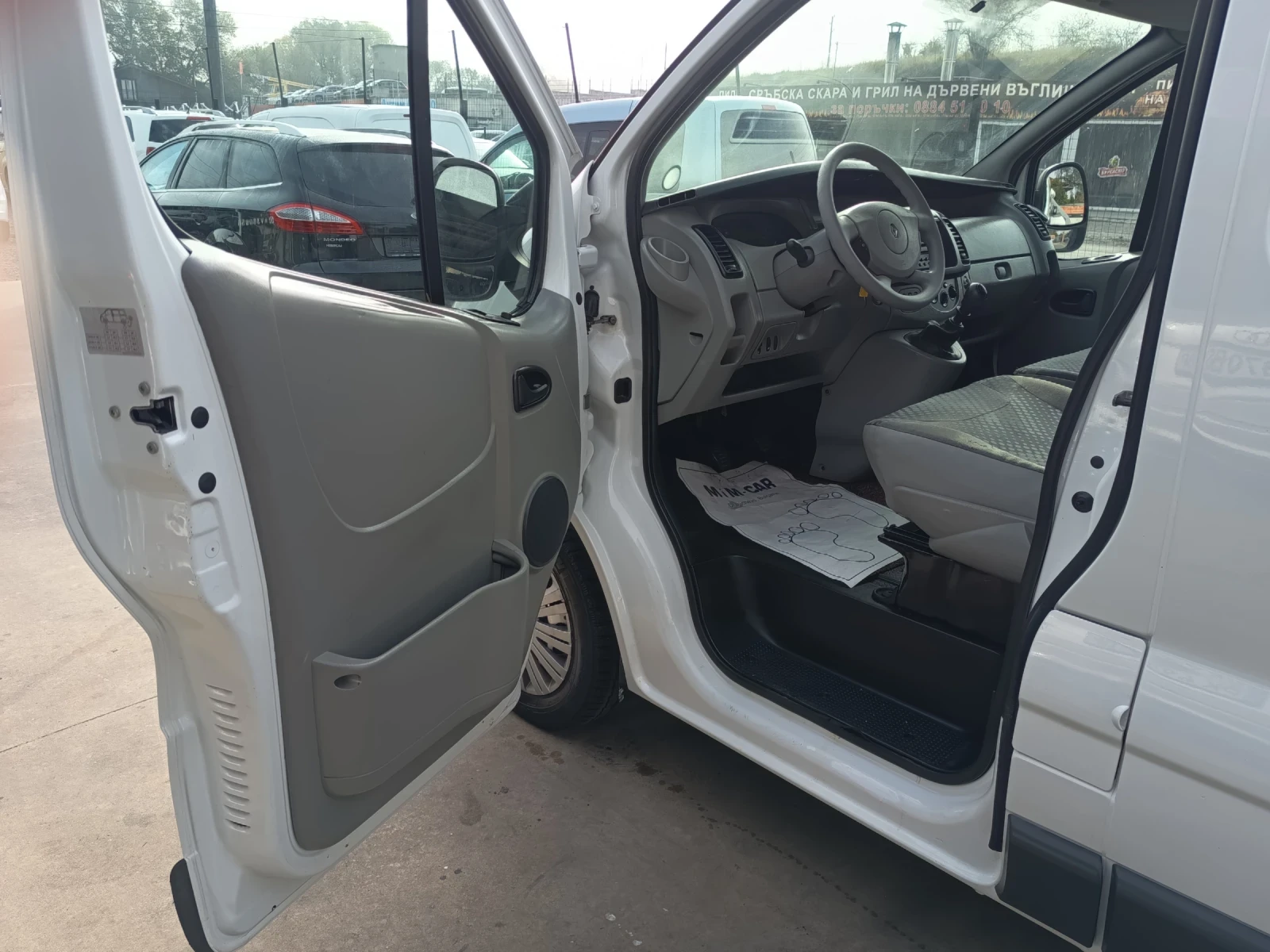 Renault Trafic 2.0tdci, снимка 9 - Бусове и автобуси - 56634275