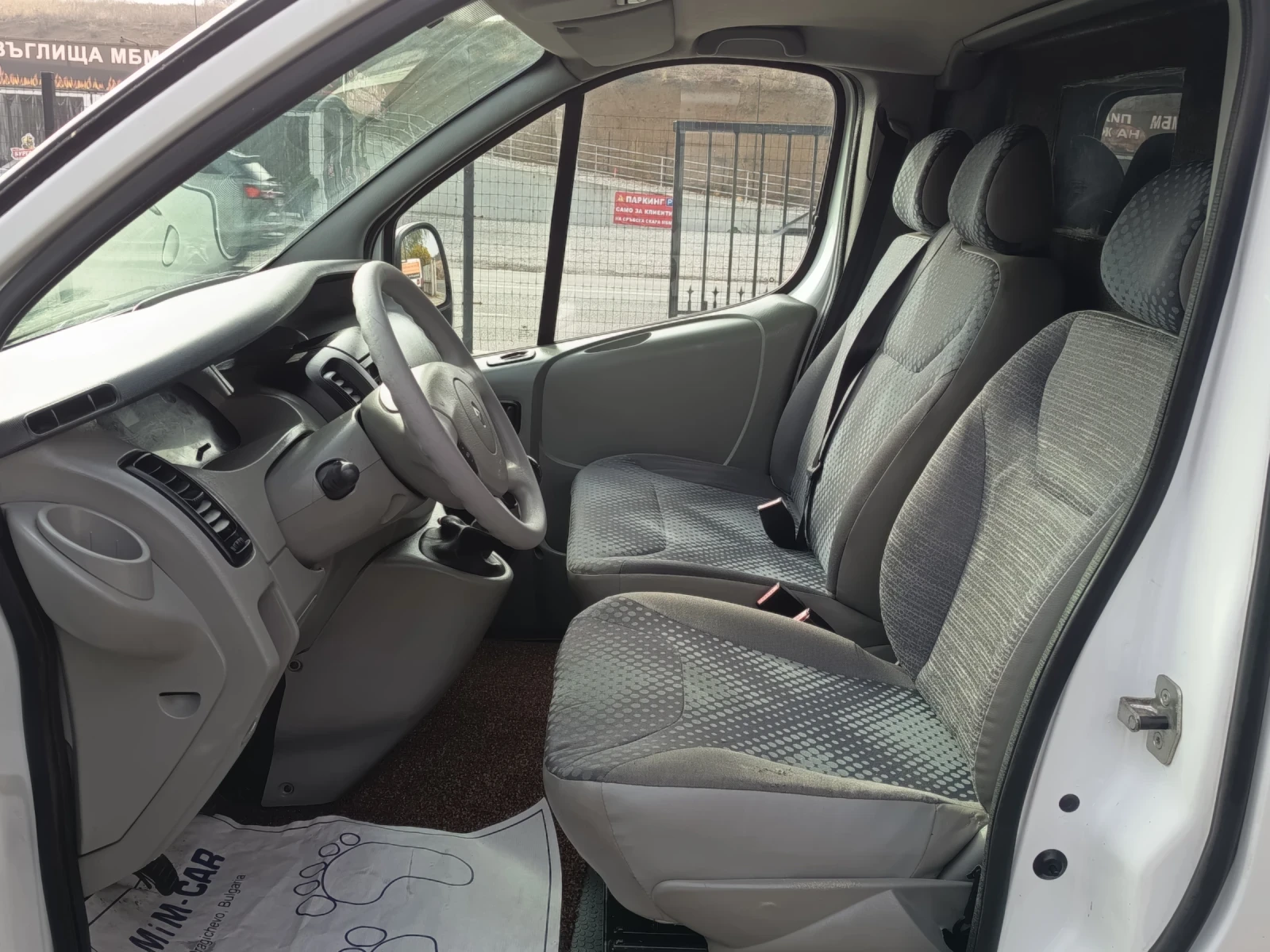 Renault Trafic 2.0tdci, снимка 8 - Бусове и автобуси - 56634275