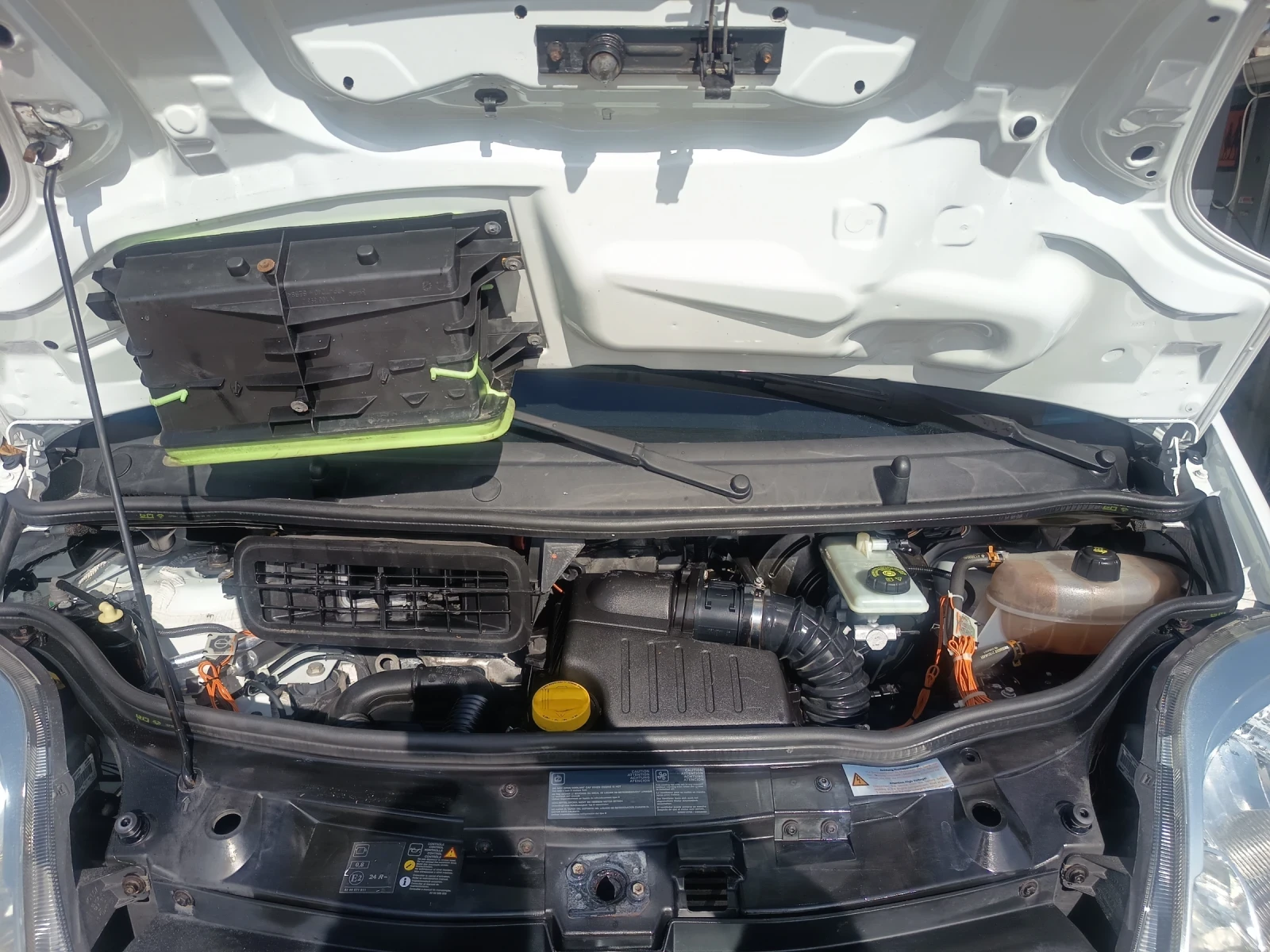 Renault Trafic 2.0tdci, снимка 14 - Бусове и автобуси - 56634275