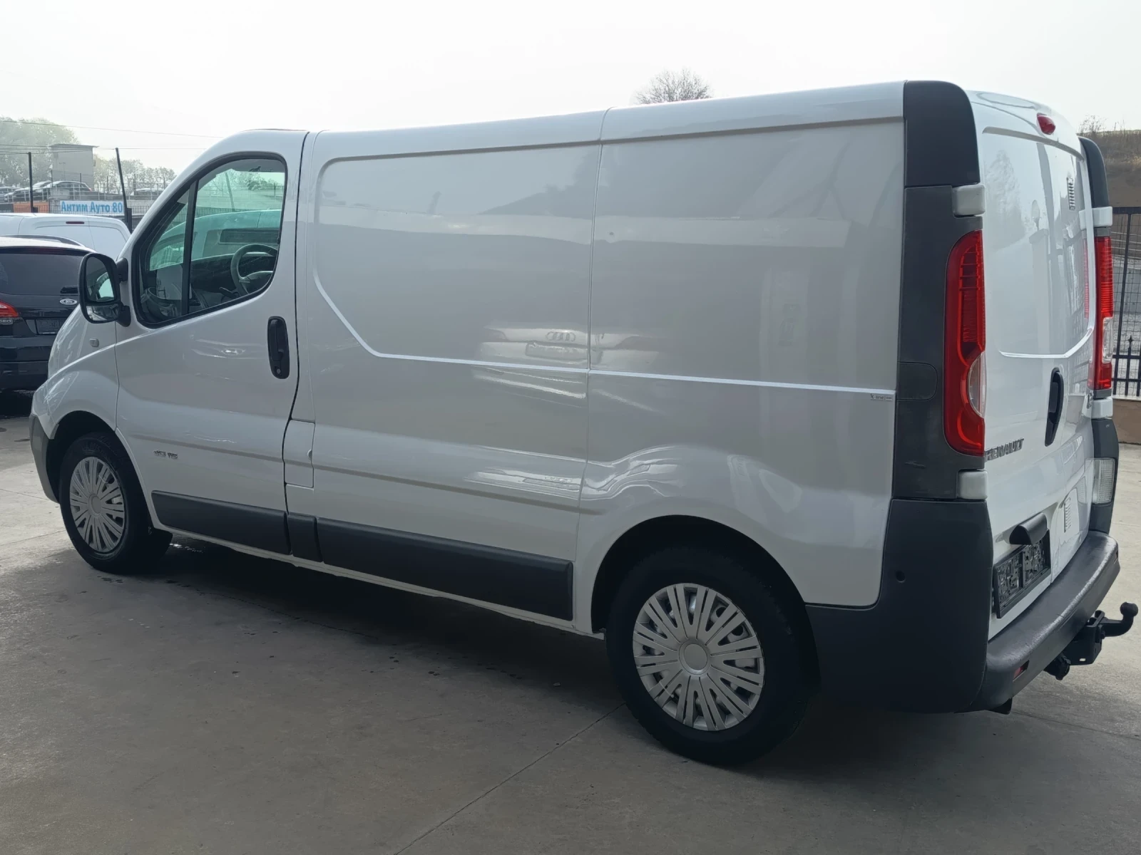 Renault Trafic 2.0tdci, снимка 7 - Бусове и автобуси - 56634275