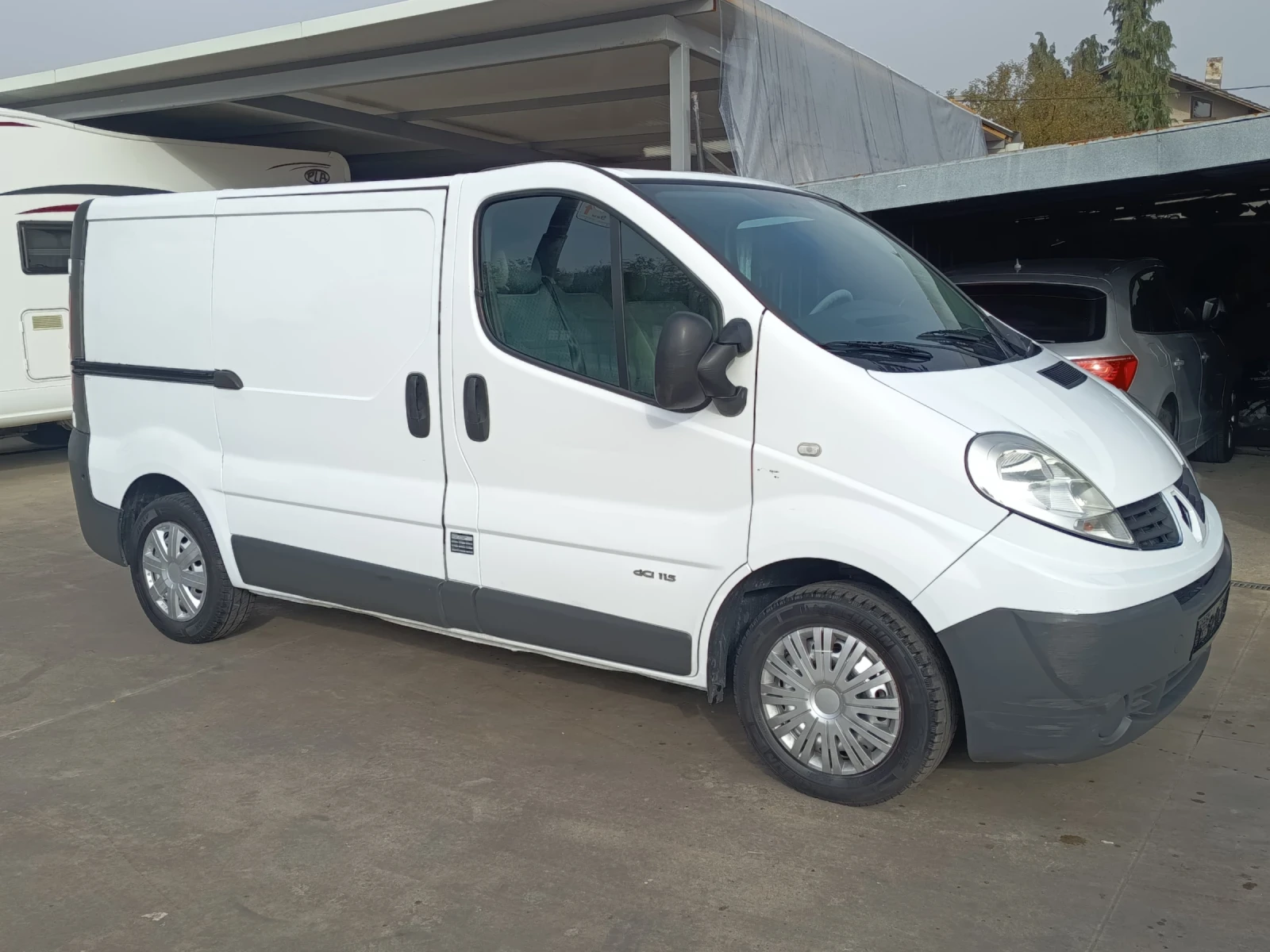 Renault Trafic 2.0tdci, снимка 3 - Бусове и автобуси - 56634275