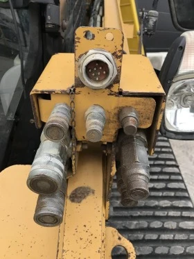 Мини челни товарачи Cat 277C 4200кг., снимка 16