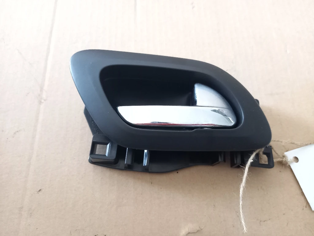 Дръжка врата предна дясна вътрешна Пежо 3008