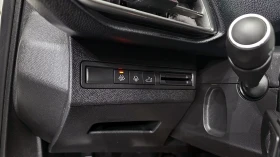 Peugeot 5008 | Панорама | Масаж | Адаптивен круиз, снимка 15