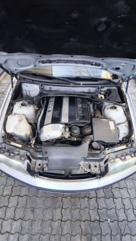 BMW 330 - 3250 € / 6356.45 лв. - 75703924 12