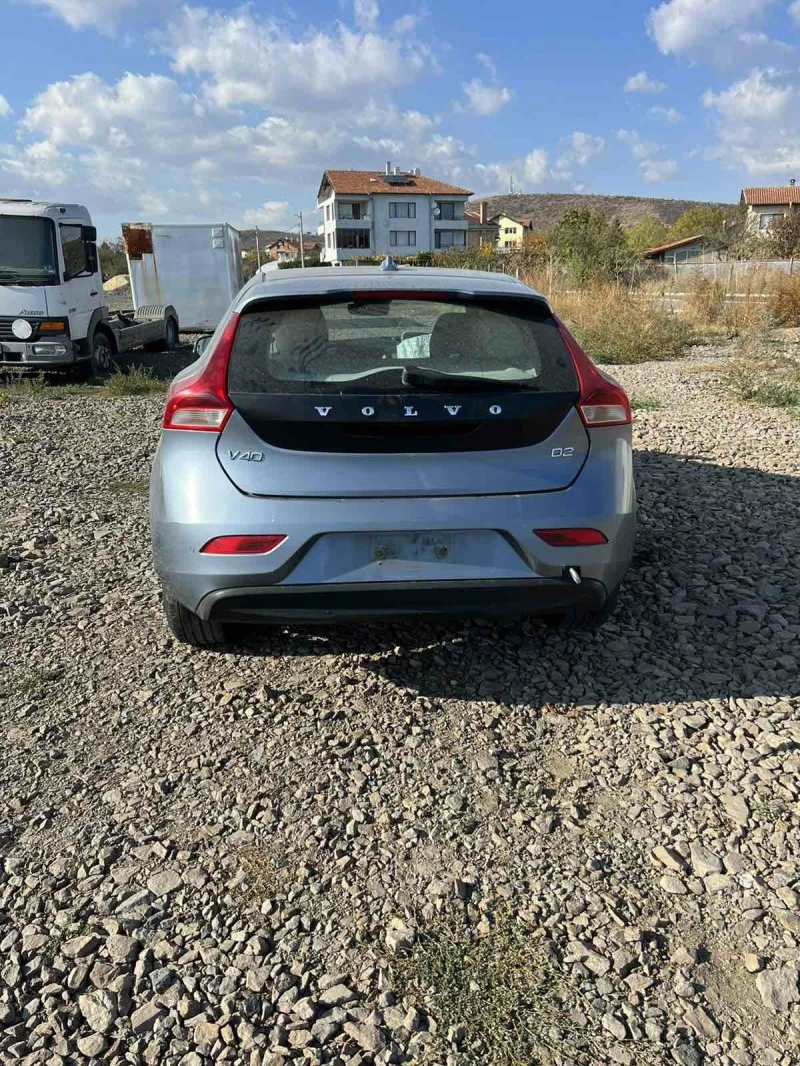 Volvo V40 2.0 diz, снимка 3 - Автомобили и джипове - 47433362