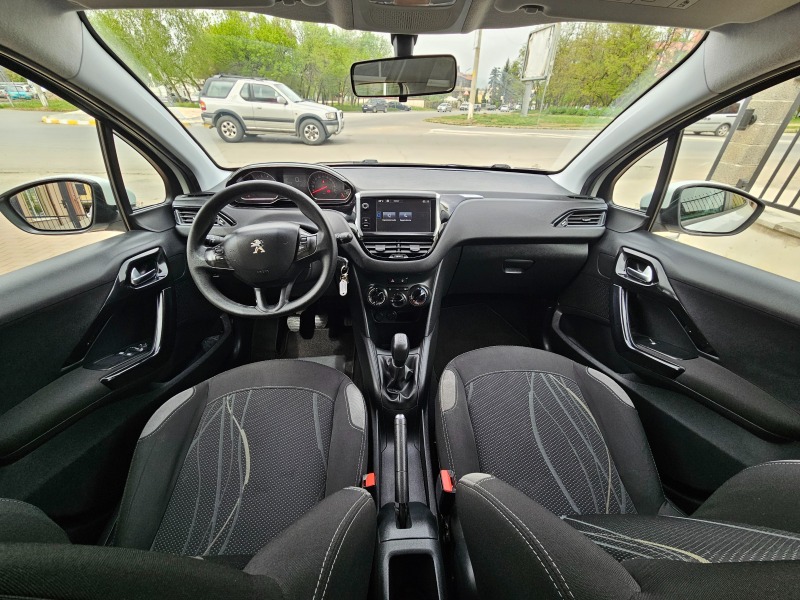 Peugeot 208 1.4 Бенз/Газ, 08.2015г., снимка 7 - Автомобили и джипове - 45317227