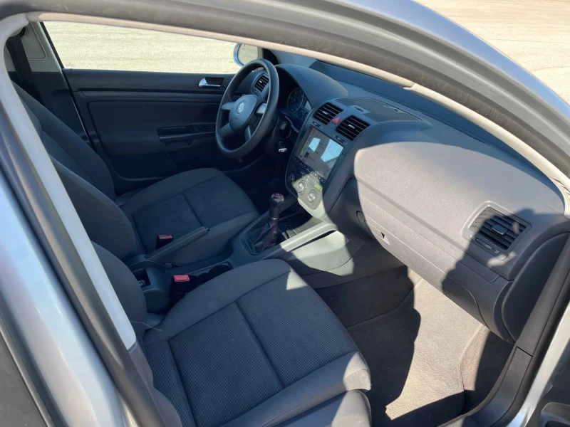 VW Golf 1.9 TDI, 105 к.с., Климатроник, снимка 11 - Автомобили и джипове - 47425924