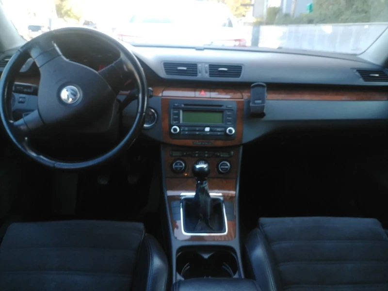 VW Passat 6, снимка 5 - Автомобили и джипове - 47826575