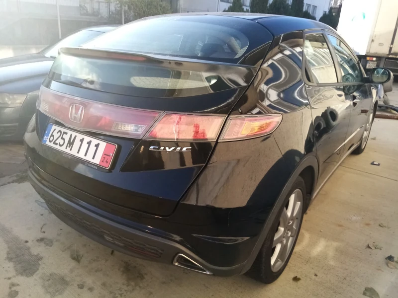 Honda Civic 1.8 бензин , снимка 4 - Автомобили и джипове - 48036785