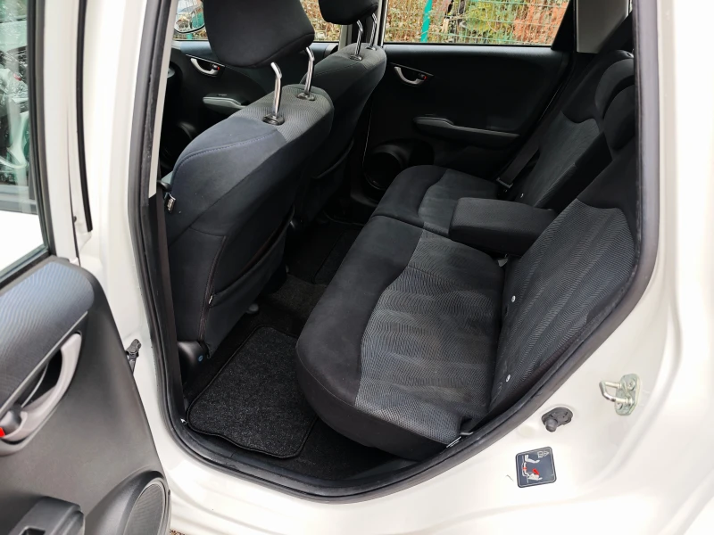 Honda Jazz Automat/Panorama/Swiss pack, снимка 10 - Автомобили и джипове - 49241667