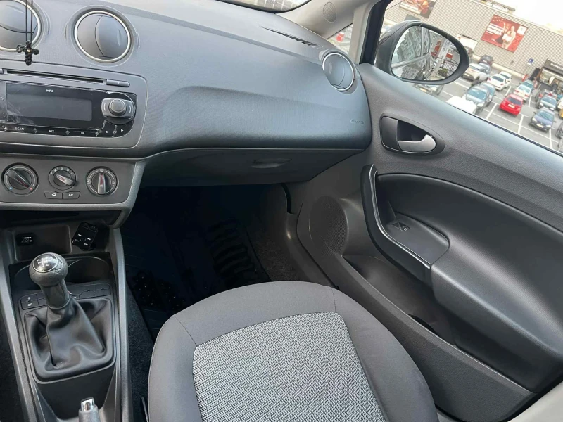 Seat Ibiza, снимка 11 - Автомобили и джипове - 52774601