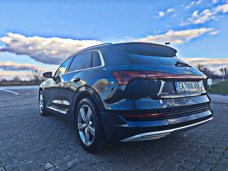 Audi E-Tron 50* ПАНОРАМА* КОЖА* ФУЛ* НОВА* 4х4* SOH95%, снимка 6 - Автомобили и джипове - 52920966