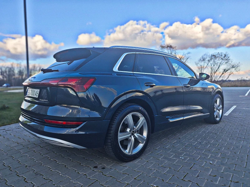 Audi E-Tron 50* ПАНОРАМА* КОЖА* ФУЛ* НОВА* 4х4* SOH95%, снимка 5 - Автомобили и джипове - 52920966