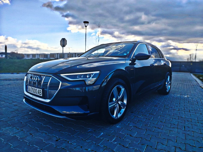 Audi E-Tron 50* ПАНОРАМА* КОЖА* ФУЛ* НОВА* 4х4* SOH95%, снимка 4 - Автомобили и джипове - 52920966