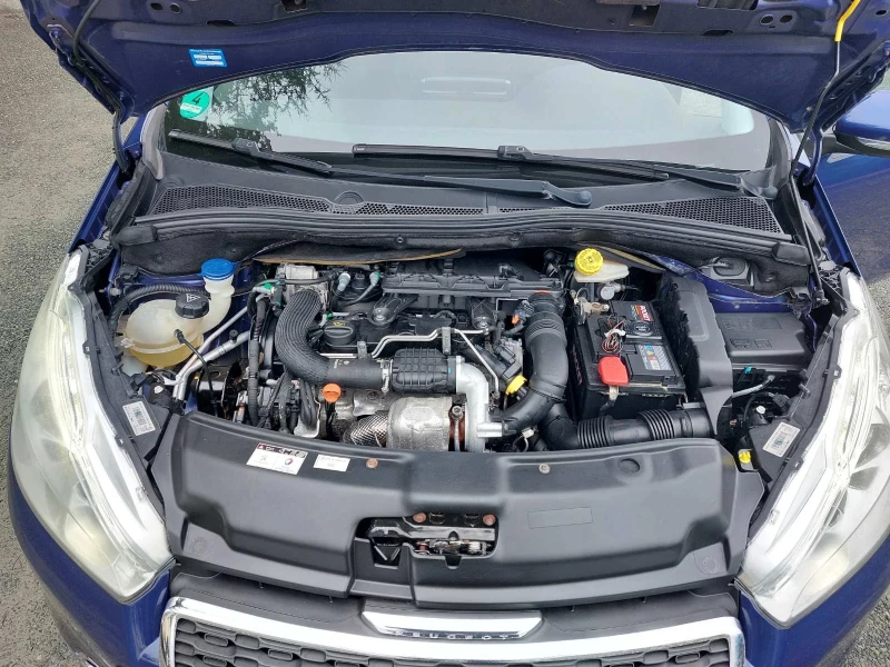 Peugeot 208 1.4Hdi, снимка 11 - Автомобили и джипове - 53292102