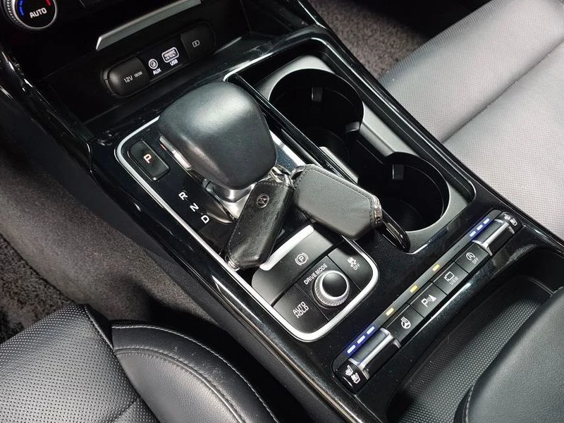 Kia Stinger 2.0 Turbo 2WD| 255к.с., снимка 8 - Автомобили и джипове - 56170113