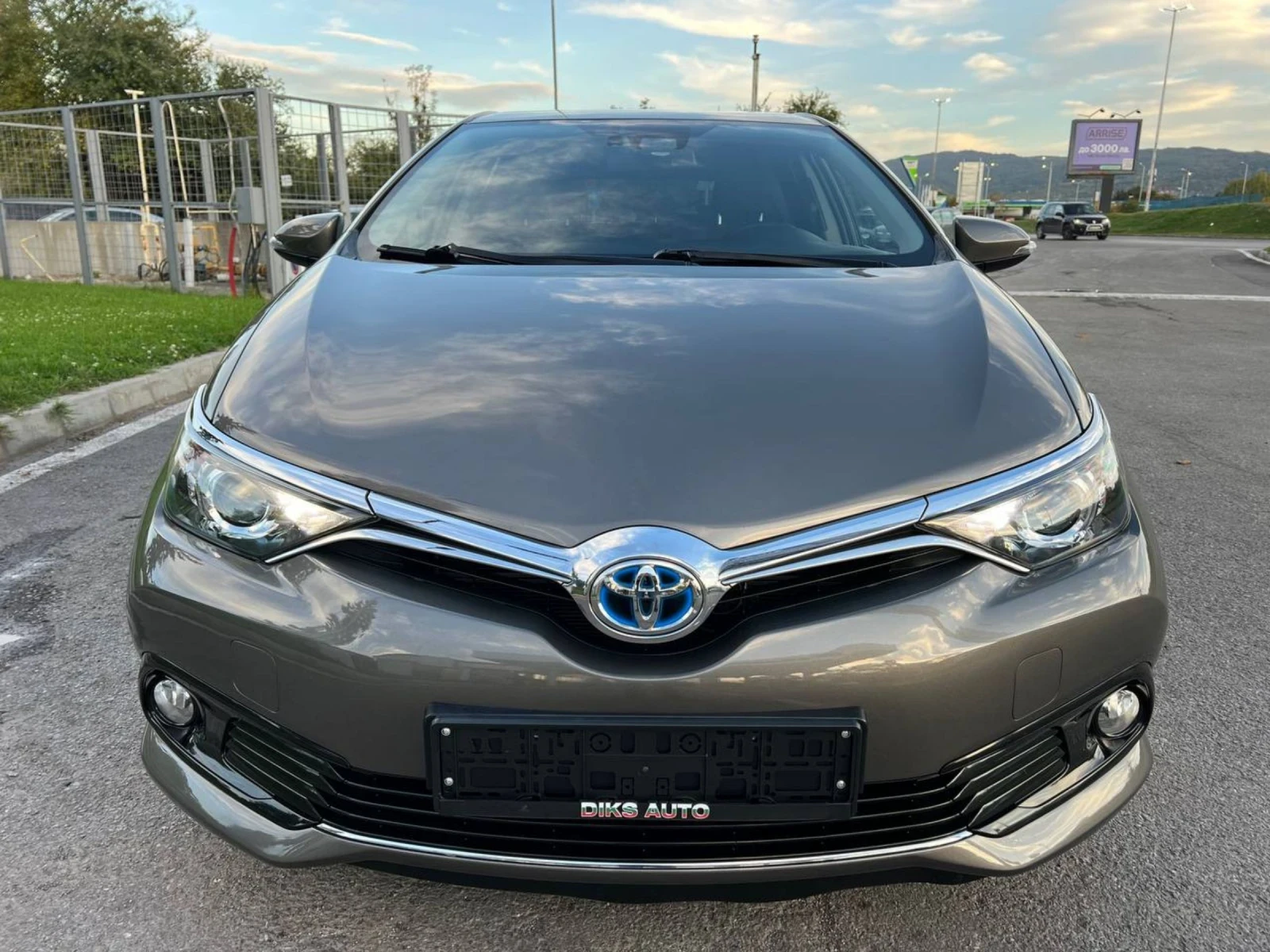 Toyota Auris ТОП СЪСТОЯНИЕ/HYBRID /87000КМ - изображение 2