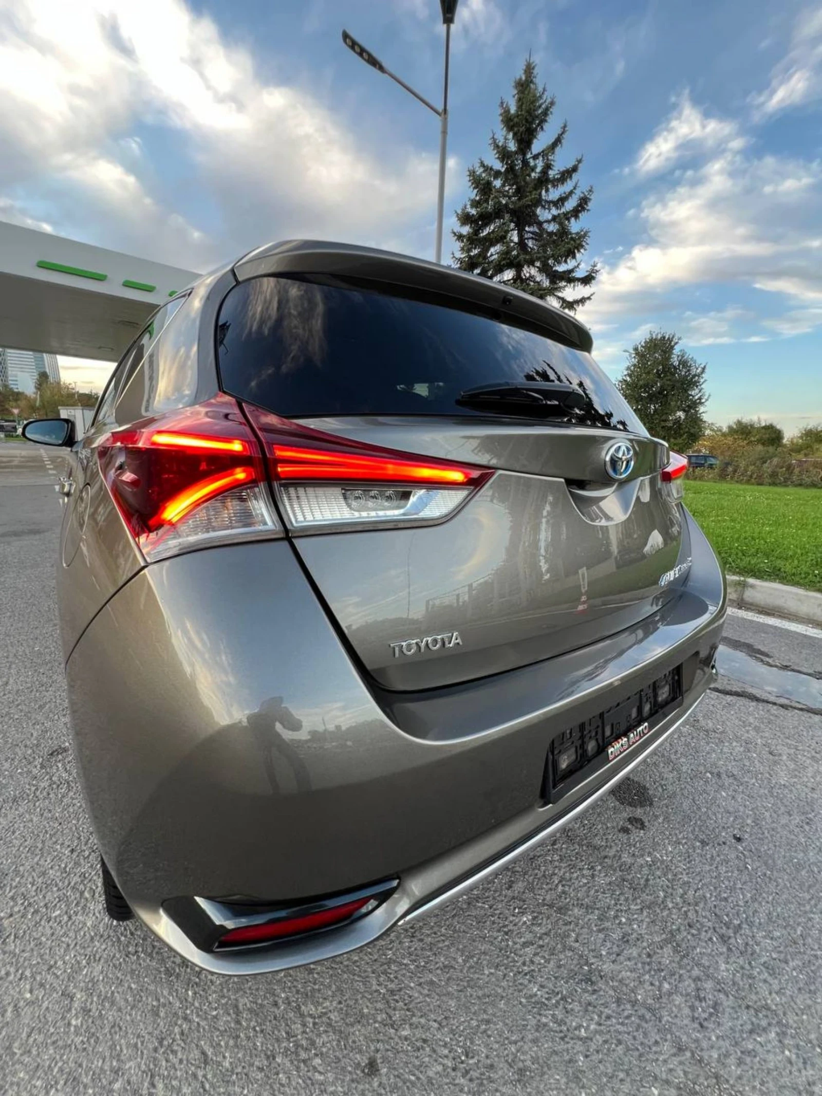 Toyota Auris ТОП СЪСТОЯНИЕ/HYBRID /87000КМ - изображение 7