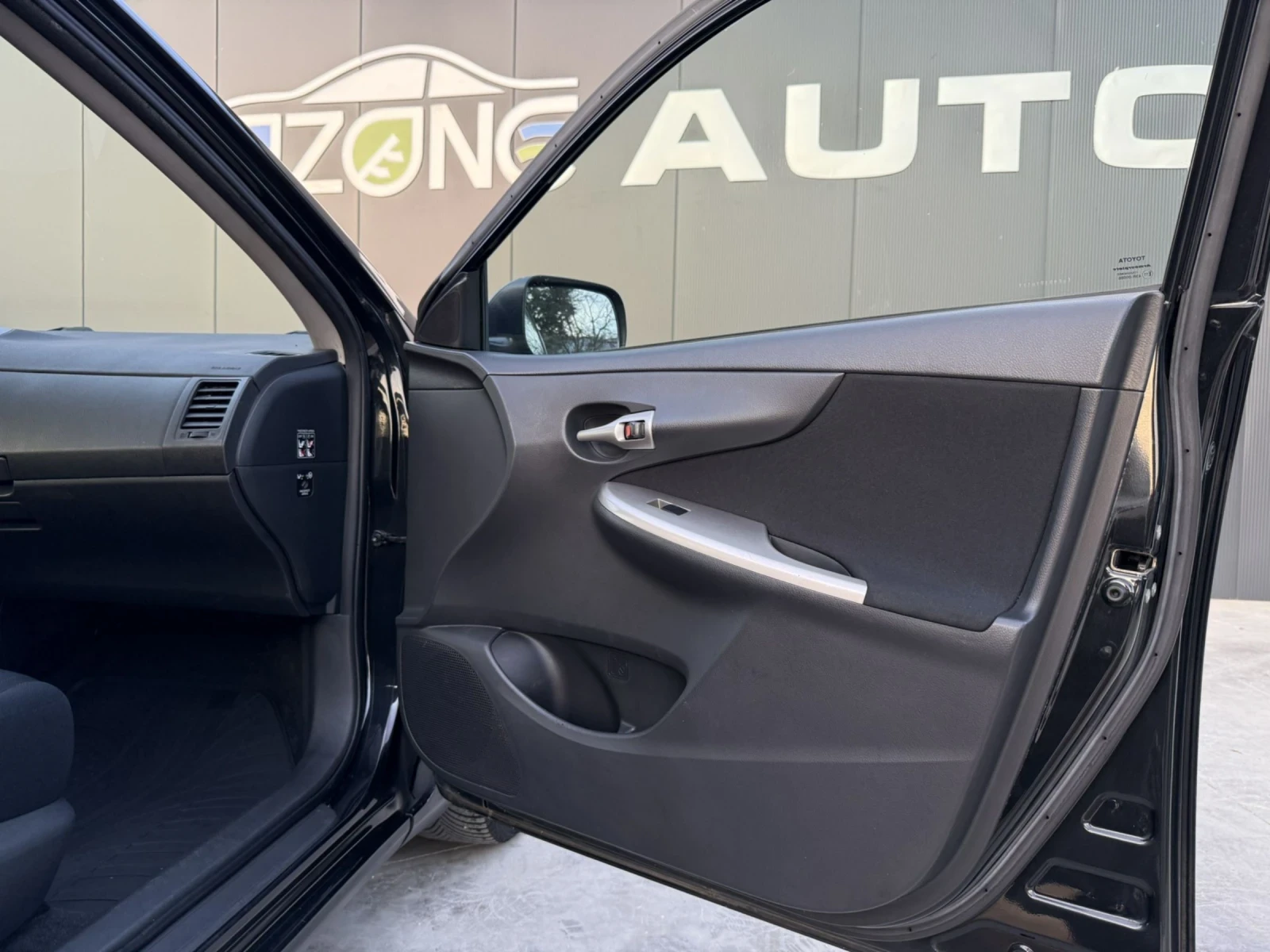 Toyota Corolla D4D Automatic  | Mobile.bg — изображение 16