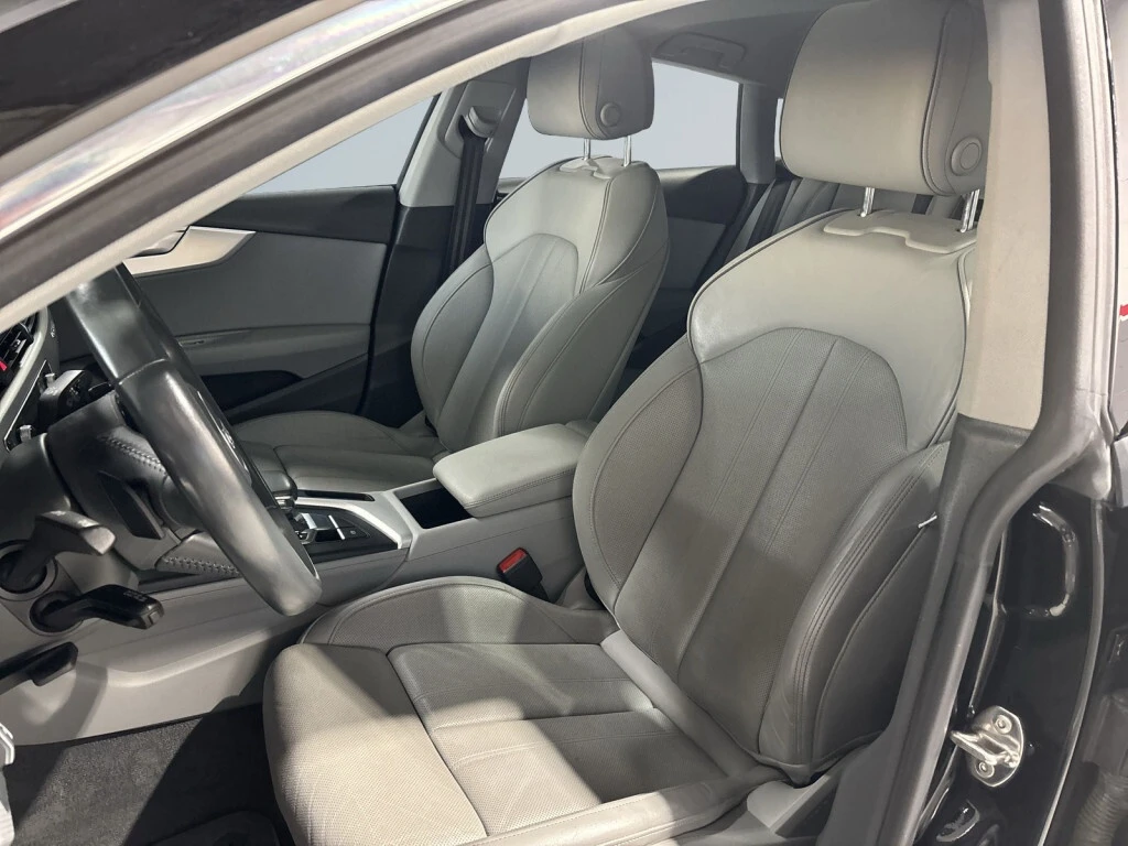 Audi A5 * АВТО КРЕДИТ* ЦЕНА ДО БГ * СЕРВИЗНА ИСТОРИЯ *  - изображение 8