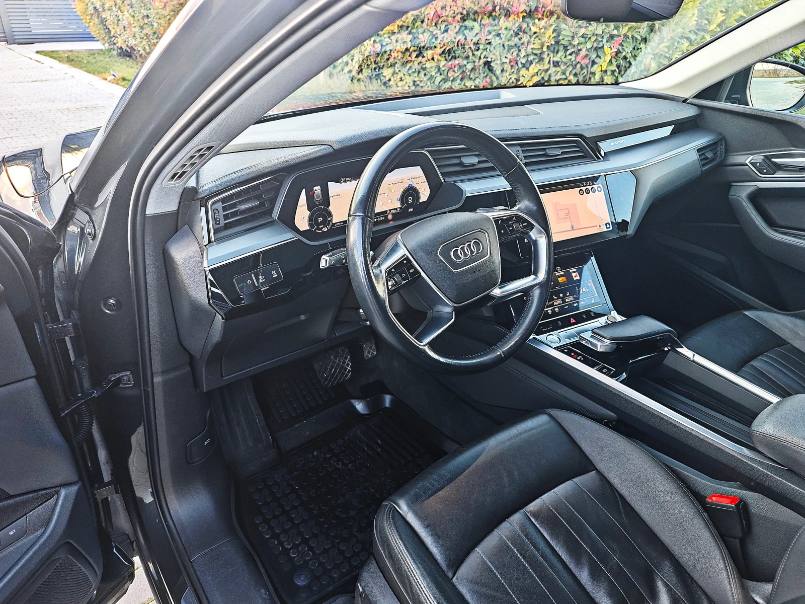 Audi E-Tron 50* ПАНОРАМА* КОЖА* ФУЛ* НОВА* 4х4* SOH95% - изображение 9