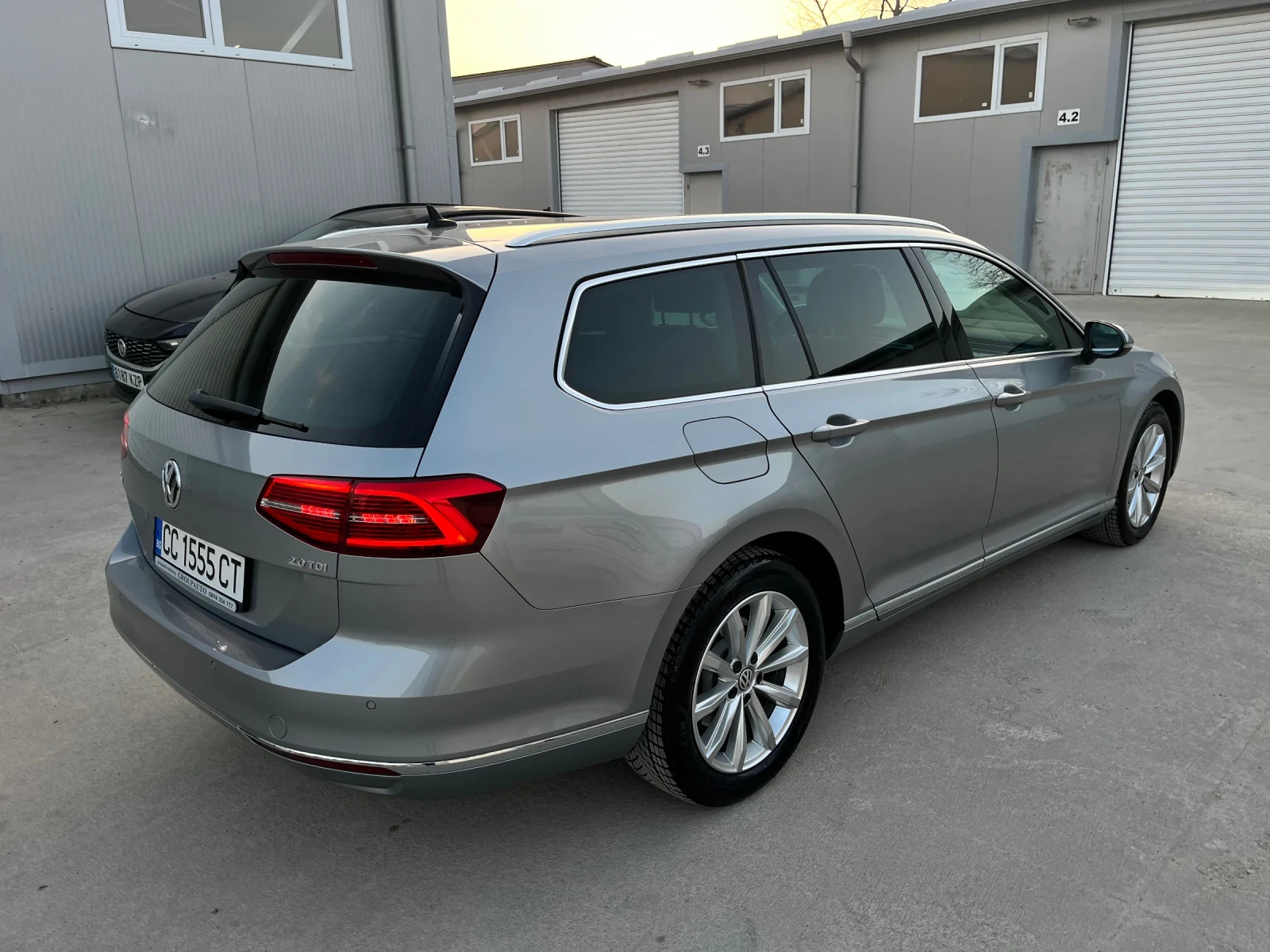 VW Passat 2, 0TDI-DIGITAL/FULL LED/КАМЕРА/КОЖА/ОБСЛУЖЕН/ТОП!, снимка 6 - Автомобили и джипове - 53841435