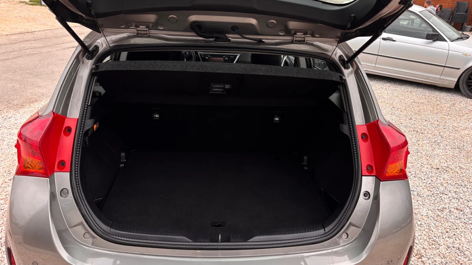 Toyota Auris Нов внос от Италия НАВИГАЦИЯ ПАРКТРОНИК КАМЕРА!!, снимка 10 - Автомобили и джипове - 54221267