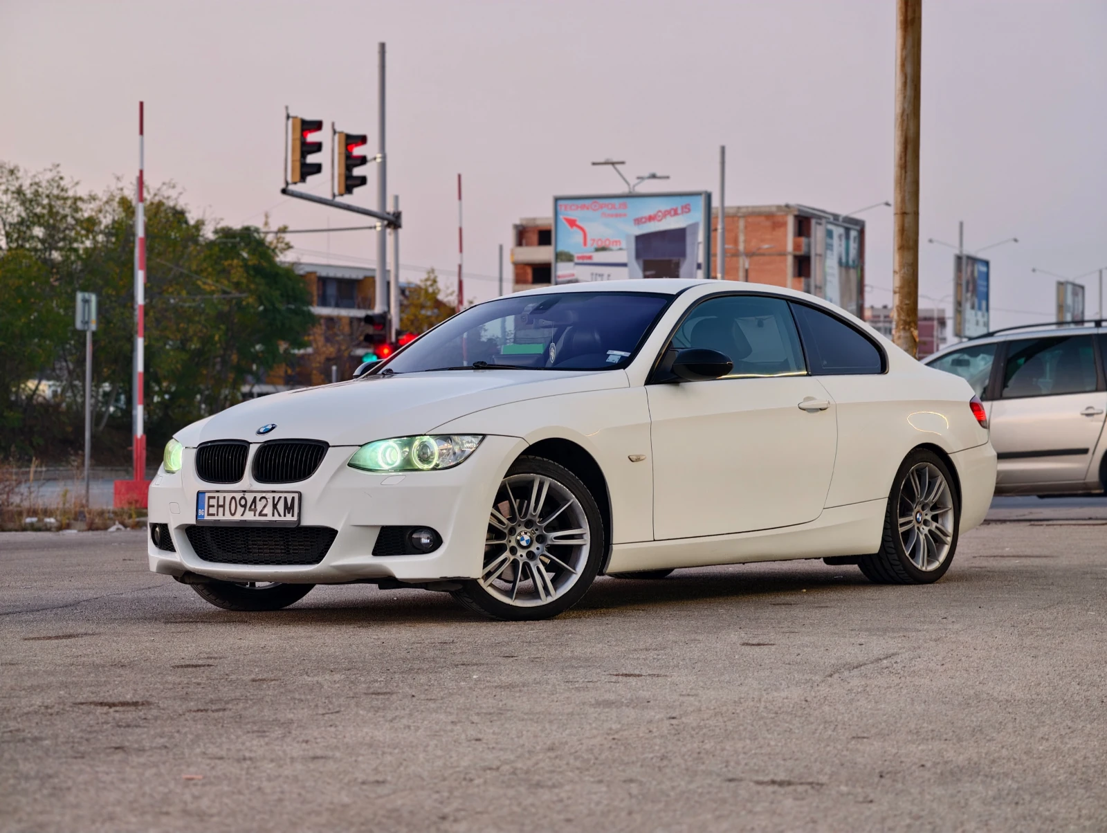 BMW 320, снимка 3 - Автомобили и джипове - 54396994