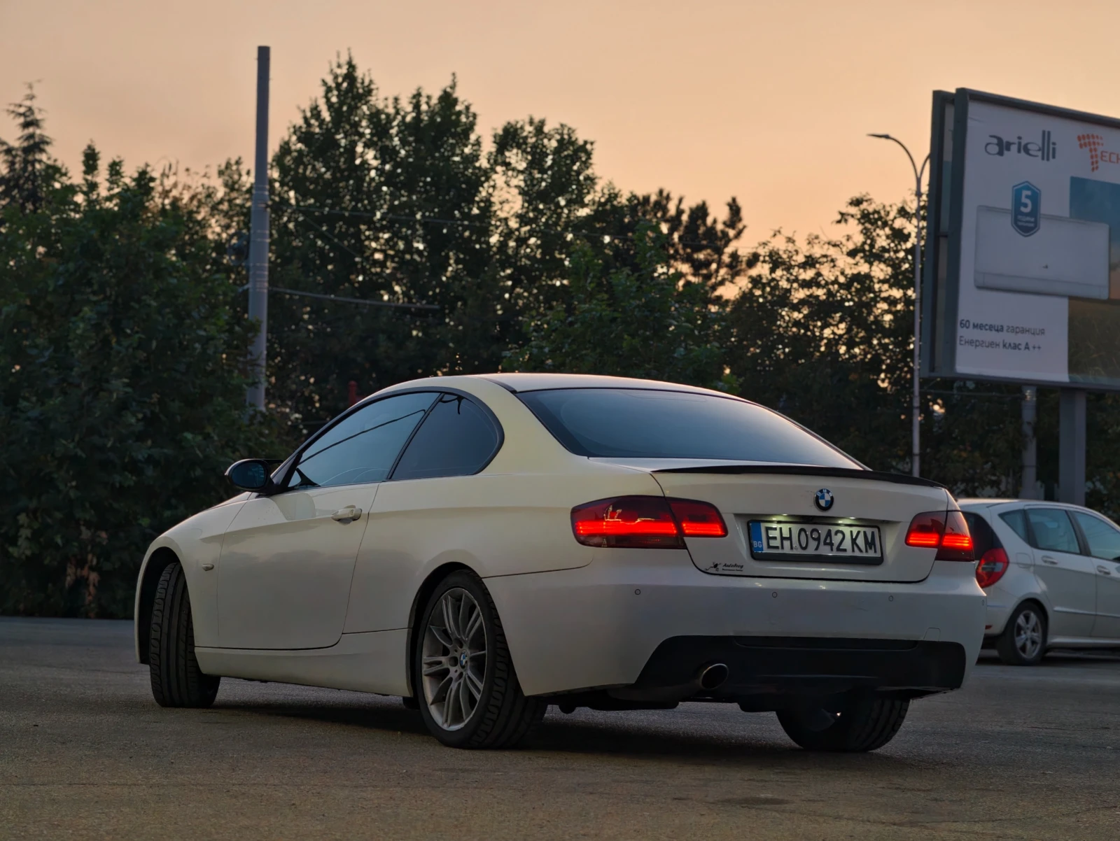 BMW 320, снимка 7 - Автомобили и джипове - 54396994