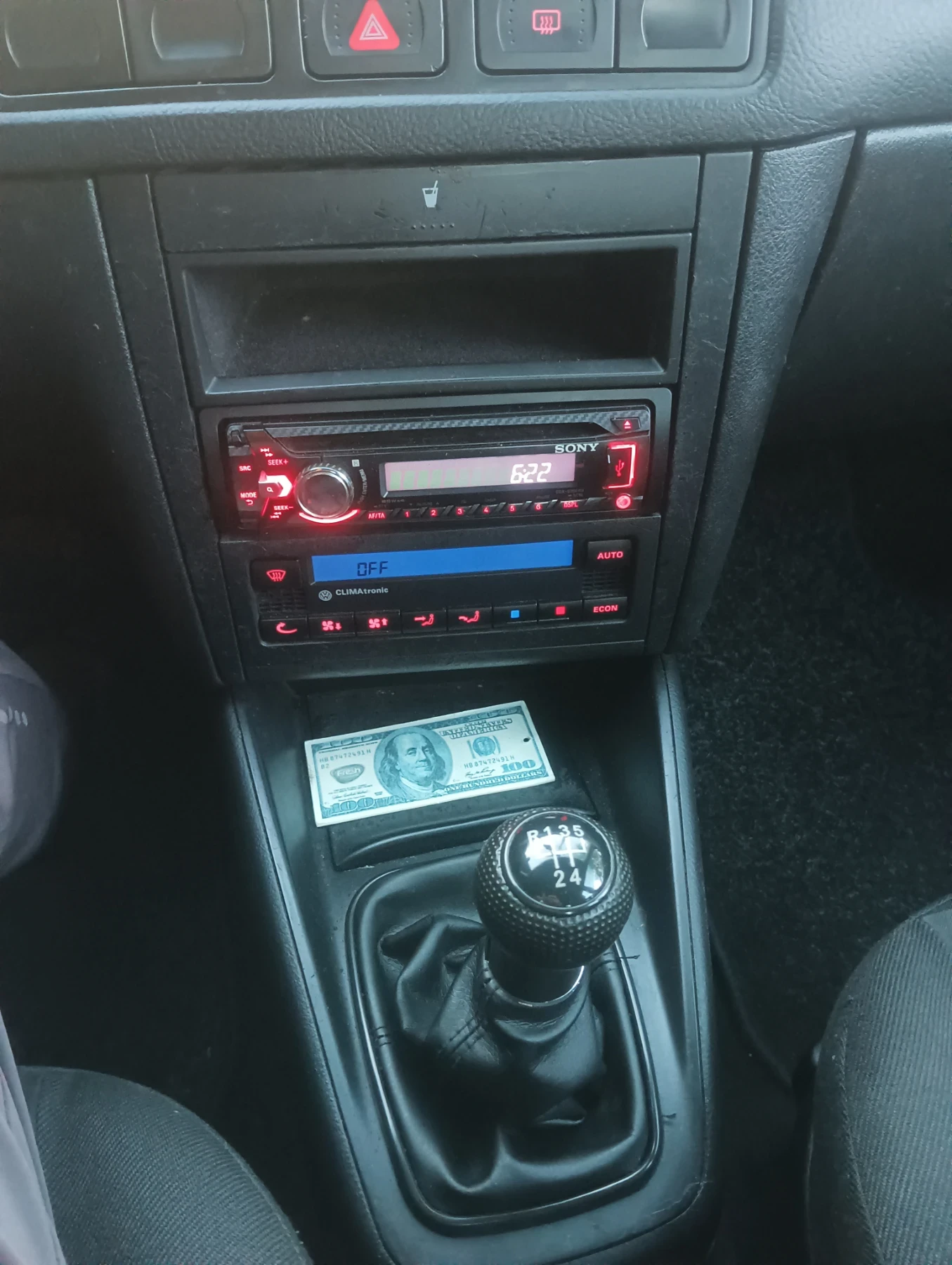 VW Golf 1.9 Tdi (90), снимка 15 - Автомобили и джипове - 54825687