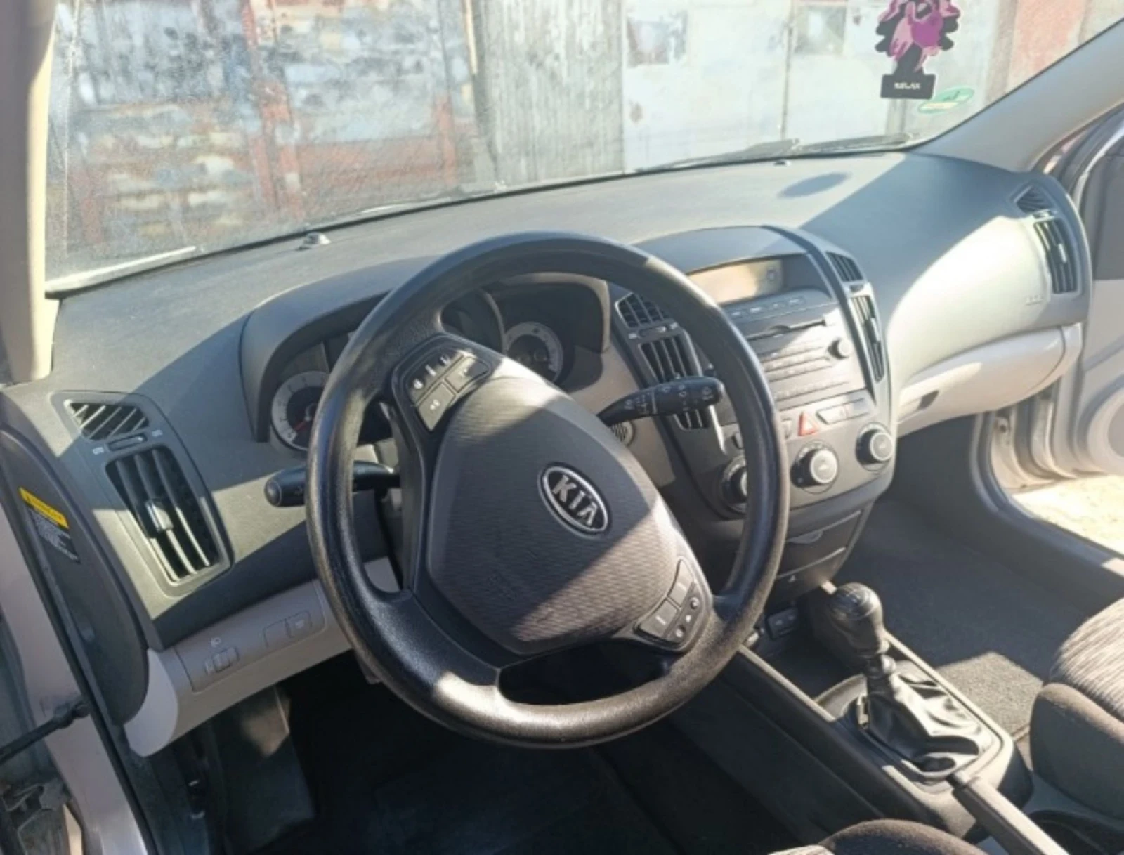Kia Ceed 1.4 газ, снимка 9 - Автомобили и джипове - 55008053