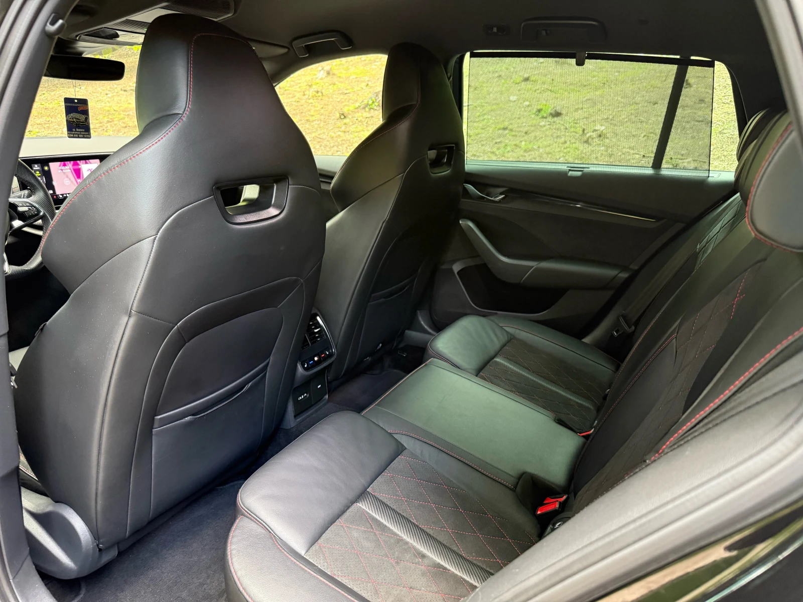 Skoda Octavia 2.0TDI* VRS* 4x4* MATRIX* CAM* DIST* HUB* FULL, снимка 12 - Автомобили и джипове - 54959253