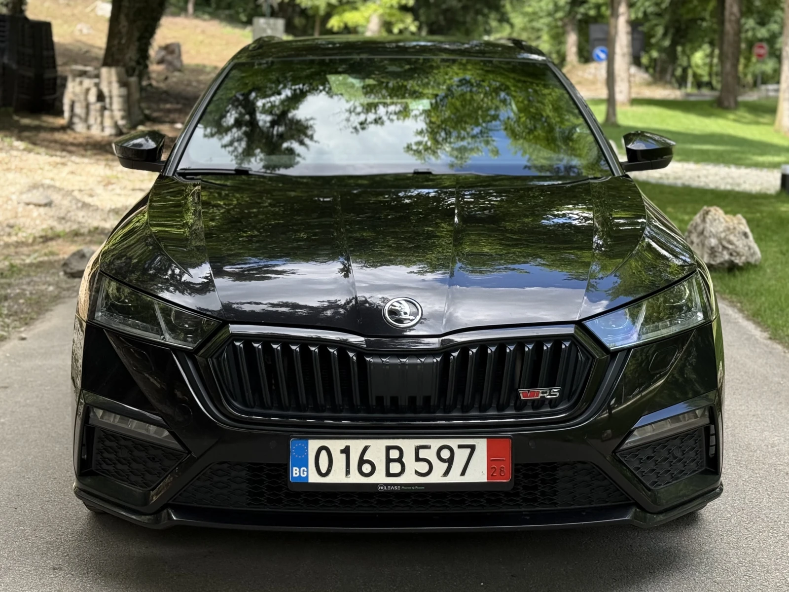 Skoda Octavia 2.0TDI* VRS* 4x4* MATRIX* CAM* DIST* HUB* FULL, снимка 2 - Автомобили и джипове - 54959253