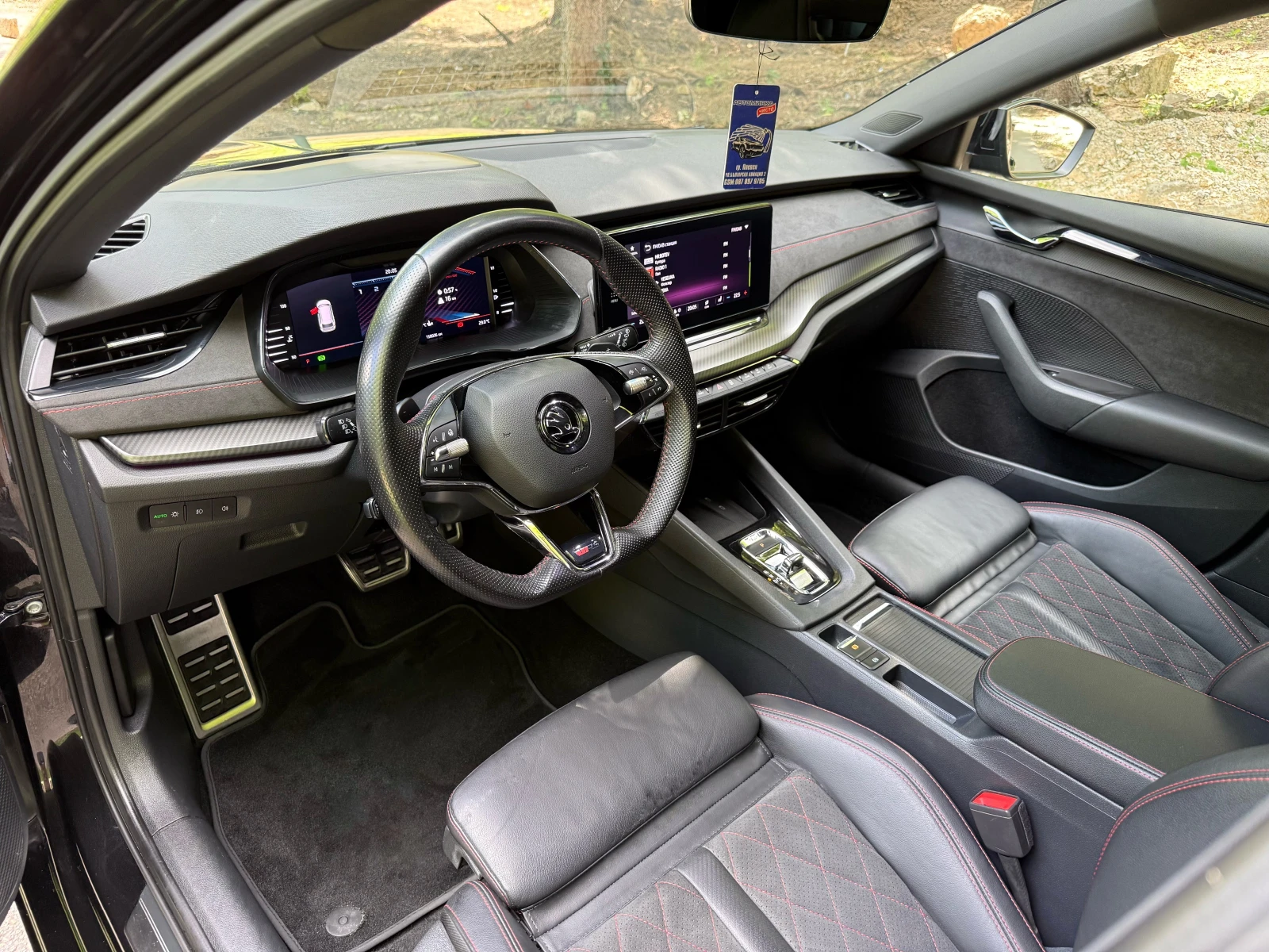 Skoda Octavia 2.0TDI* VRS* 4x4* MATRIX* CAM* DIST* HUB* FULL, снимка 6 - Автомобили и джипове - 54959253