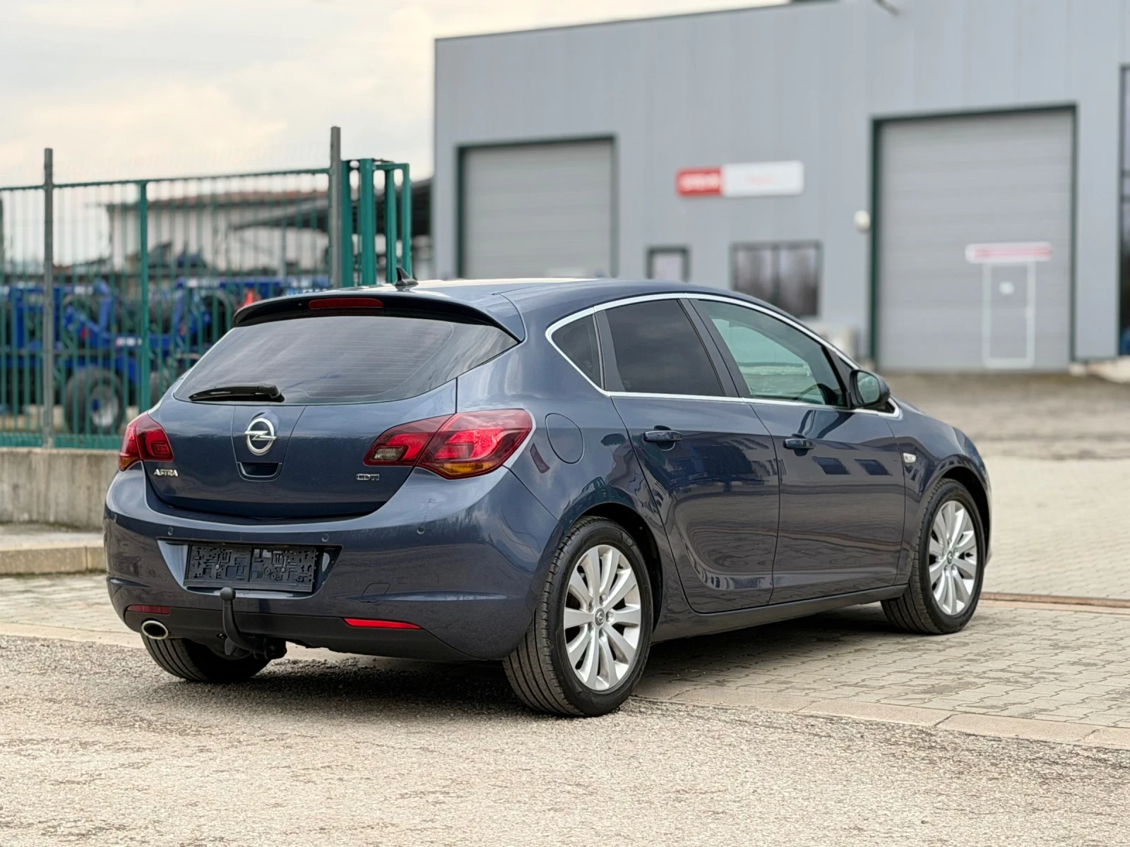 Opel Astra 2.0CDTI~160к.с~AVTOMAT~XENON~NAVI, снимка 4 - Автомобили и джипове - 54961458